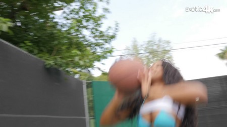 Exotic4k 2016 10 12 Busty B Ball Babe 2160P