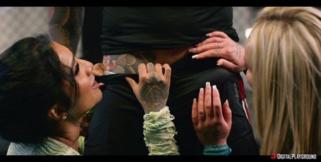 DigitalPlayground – Uncaged