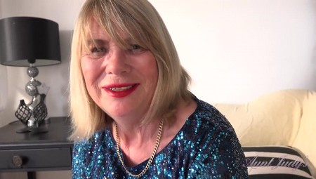 AuntJudys 25 11 05 Elle