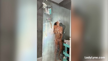 LadyLyne 13 11 2025 Join My Morning Shower Routine